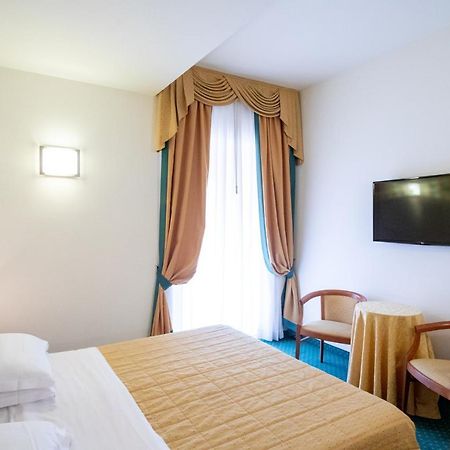 Hotel Capri Bardolino 3S Dış mekan fotoğraf